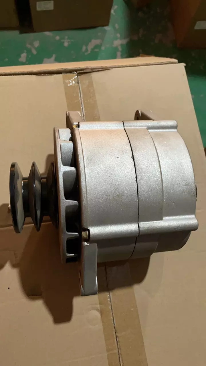 for Yuchai 6T generator JFZ2703 generator original G5606-3701100A generator 28V70A