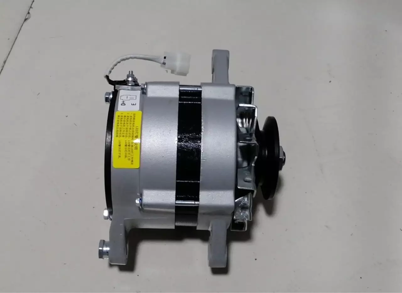 Weichai WP-FDJ generator 1001869798B generator 28V35A